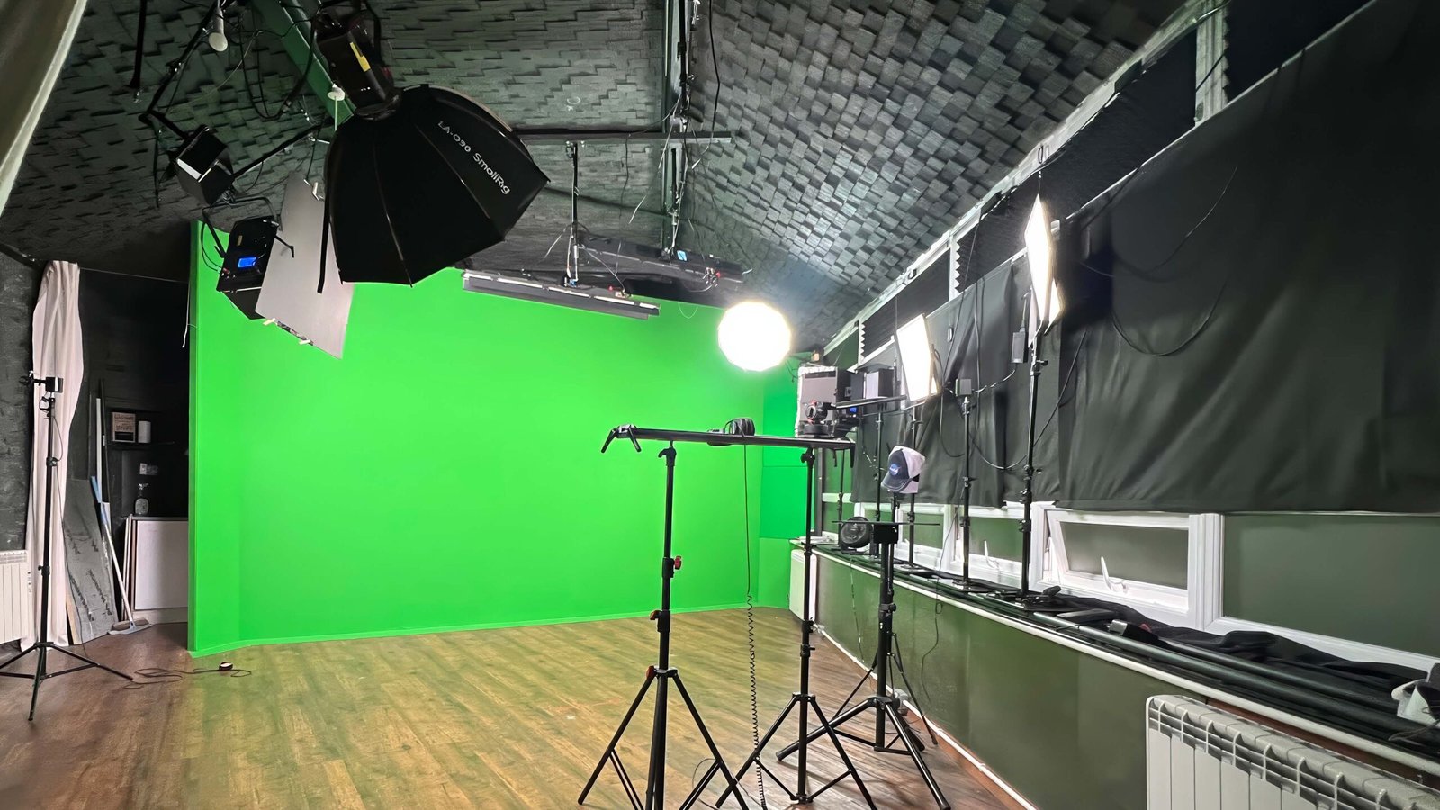 Professional Greenscreen Stage